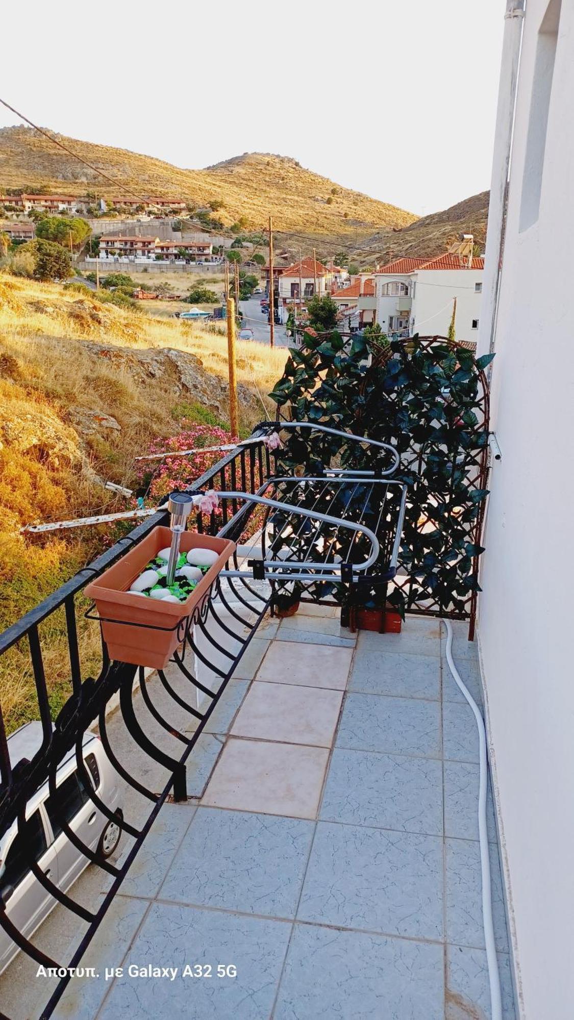 Kostas Studios Apartments - Ενοικιαζόμενα Δωμάτια Με Κουζινάκι มิรินา ภายนอก รูปภาพ