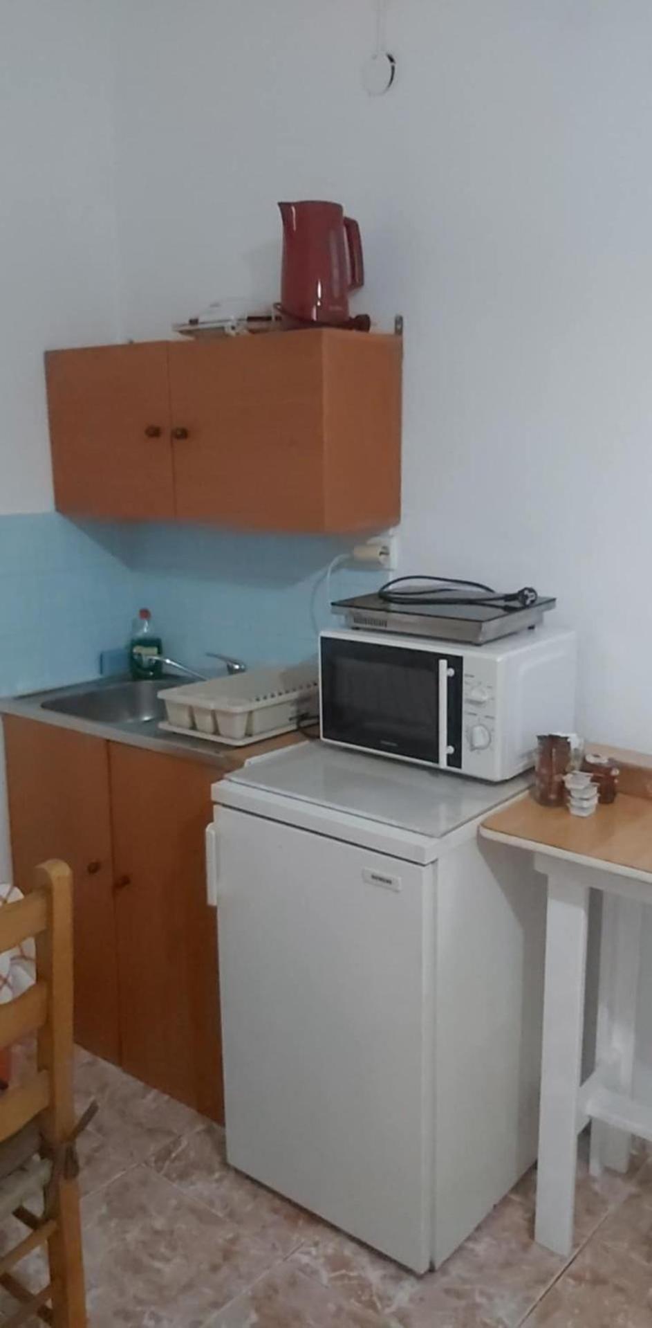 Kostas Studios Apartments - Ενοικιαζόμενα Δωμάτια Με Κουζινάκι มิรินา ภายนอก รูปภาพ