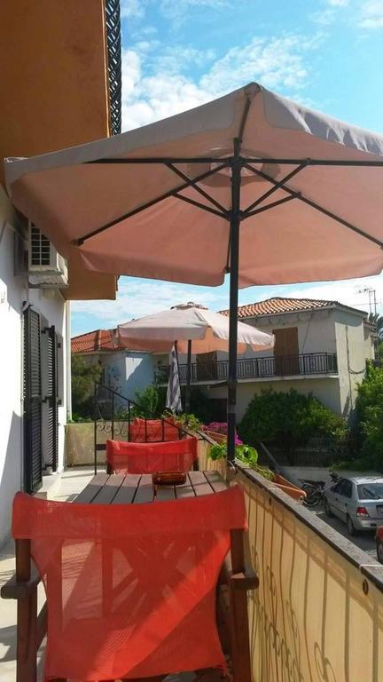 Kostas Studios Apartments - Ενοικιαζόμενα Δωμάτια Με Κουζινάκι มิรินา ภายนอก รูปภาพ