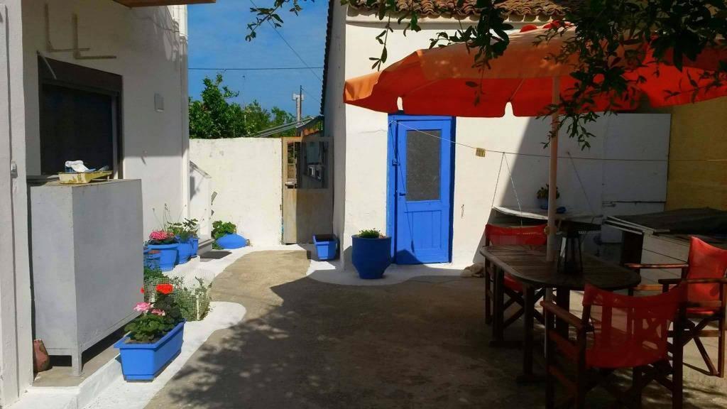 Kostas Studios Apartments - Ενοικιαζόμενα Δωμάτια Με Κουζινάκι มิรินา ภายนอก รูปภาพ